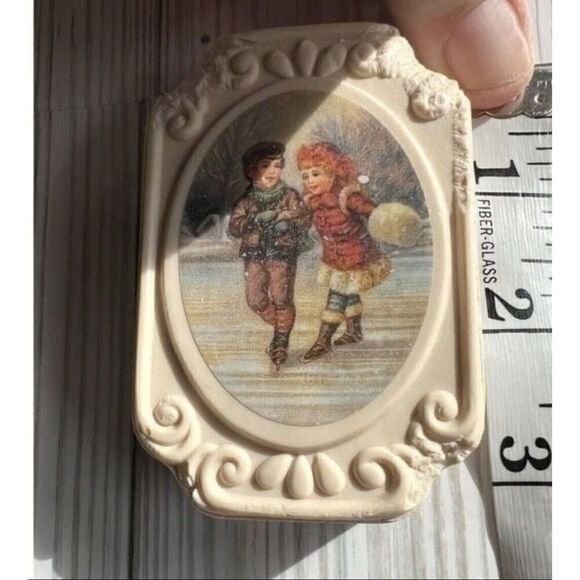Avon Christmas Frolic Soap Winter Scenes Soap x 2 Vintage NIB - Picture 4 of 7